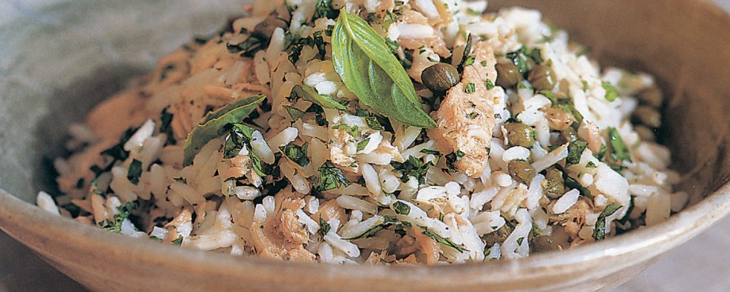 Σαλάτα με τόνο και ρύζι