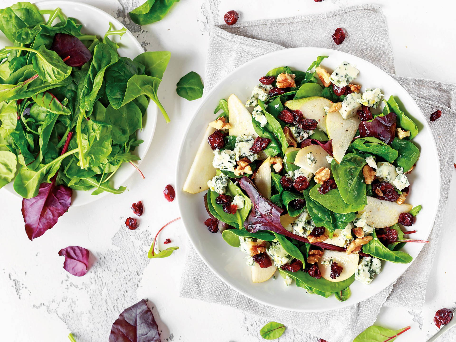 Fresh Pears, Blue Cheese Salad With Vegetable Green Mix, Walnuts, Cranberry. Healthy Food