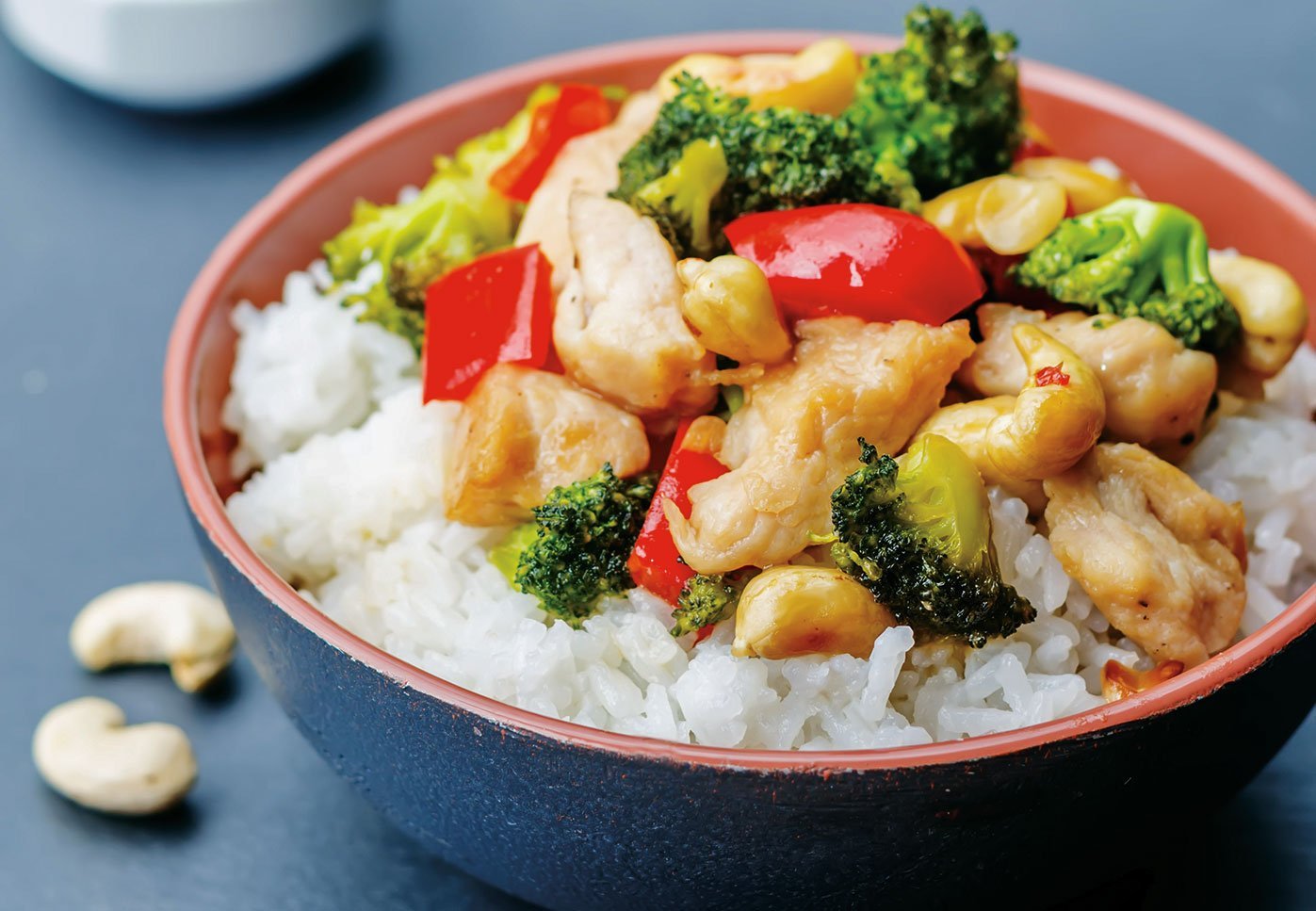 Red Pepper Broccoli Cashew Chicken Stir Fry With Rice