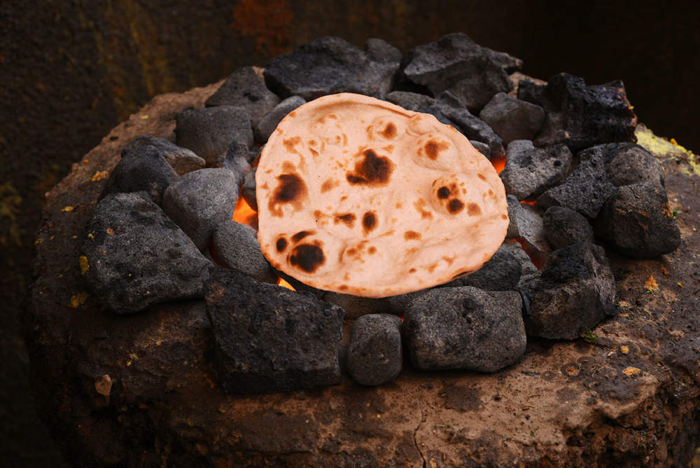 Indian Flat Bread Tandoori Roti Made In Tandoor Kitchen, Jaipur