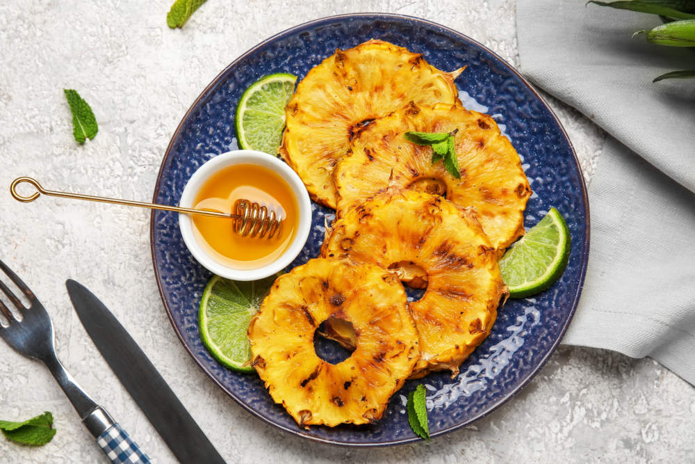 Ψητός ανανάς με μέλι και λάιμ